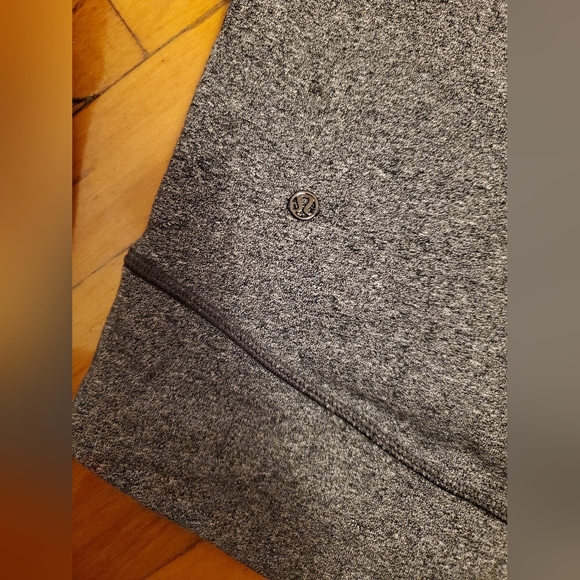 Lululemon Exhalation Pullover II. Heathered grey. Size 2. - Picture 7 of 12